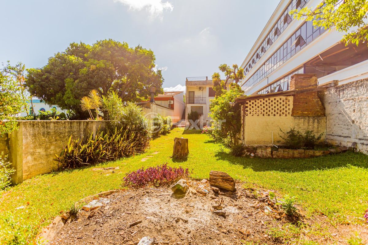 Terreno 3 dorms de 630m² à venda Rua Silveiro Menino Deus Porto