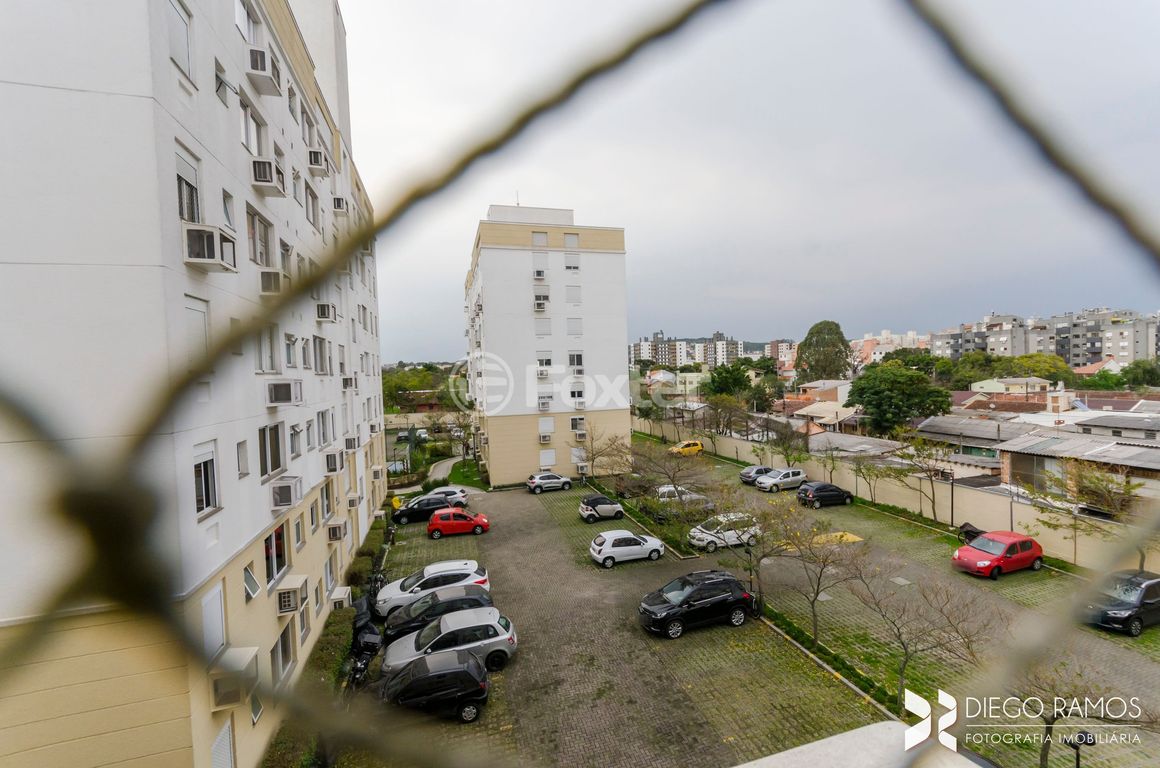 Prédio na Rua Coronel Massot, 1359, Camaquã, Porto Alegre - RS