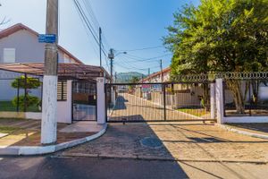 Casas à venda na Avenida Juca Batista em Porto Alegre