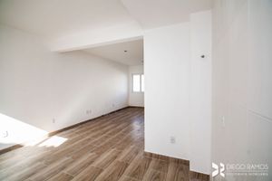 Image 14 - 197993