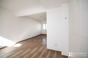 Image 14 - 197997