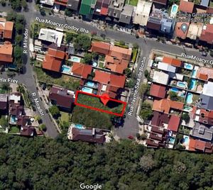 Terrenos, Lotes e Condomínios à venda na Rua Vinícius de Moraes em