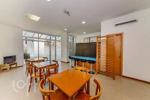 Image 19 - 277459