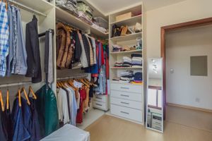 Image 17 - 295365