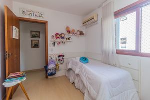 Image 20 - 295365